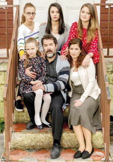 مسلسل من اجل بناتي مترجم HD